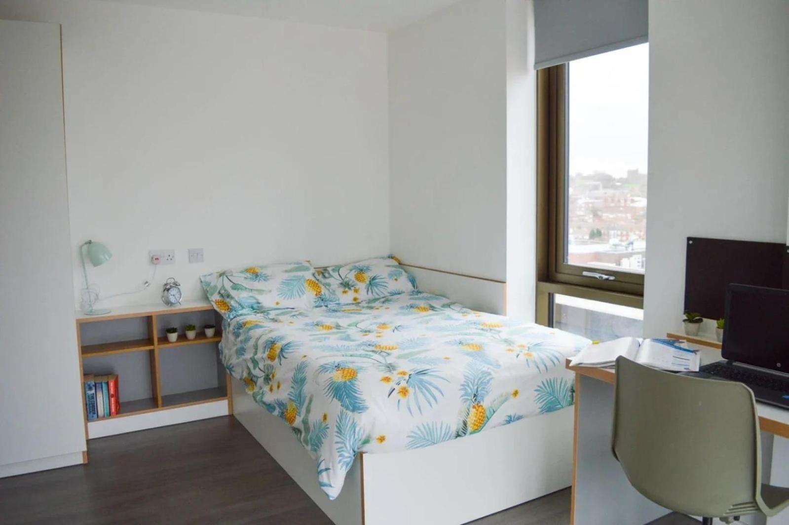 Apartment For Students Only Byrom Point In Liverpool