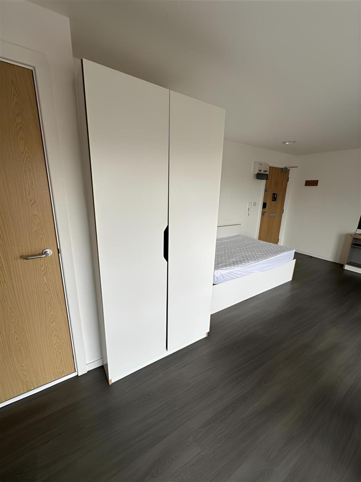 For Students Only Byrom Point In Apartment *